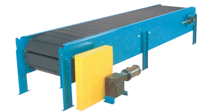 What is the difference between a slat conveyor and a chain conveyor?